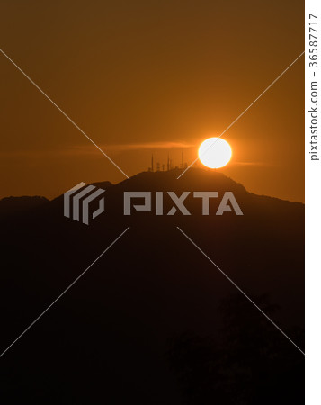 Mt. Teina and the sunset Mt. Teina and the sunset 36587717