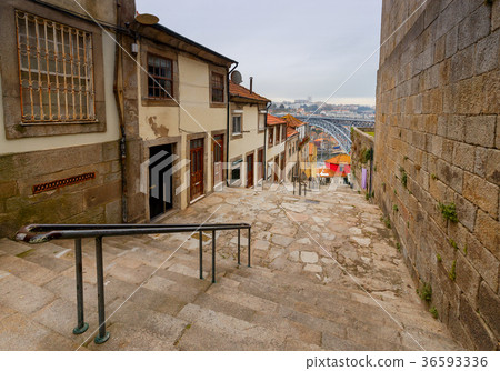 Porto. Old street. Porto. Old street. 36593336