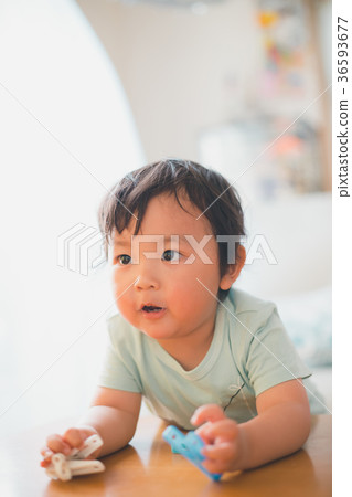 little child, toddler, clothes peg 36593677