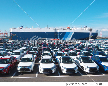 Export Cars and Car Carriers-Nagoya Port (Aichi Prefecture) 36593839
