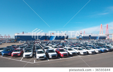 Export Cars and Car Carriers-Nagoya Port (Aichi Prefecture) 36593844