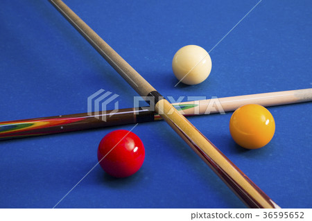 Play billiards on the pool table. 067 Play billiards on the pool table. 067 36595652