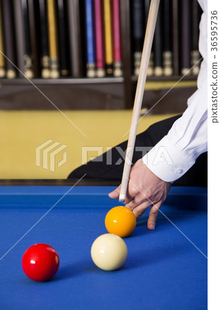 Play billiards on the pool table. 033 Play billiards on the pool table. 033 36595736