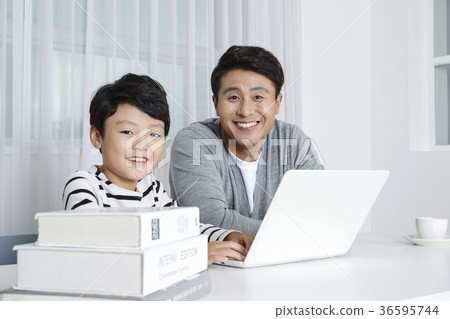 Young father's good teacher for son - playing guitar, reading storybook, etc. 260 Young father's good teacher for son - playing guitar, reading storybook, etc. 260 36595744