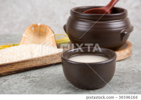 the Korean traditional drinks - rice wine, Makgeolli and others. 035 36596168