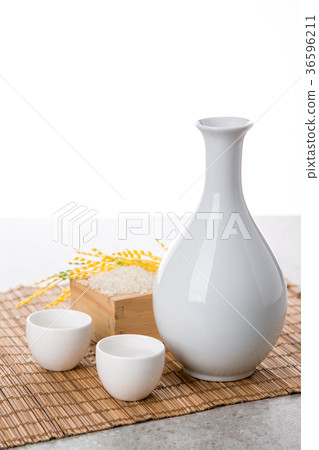 the Korean traditional drinks - rice wine, Makgeolli and others. 047 36596211