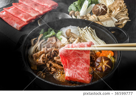 和牛牛肉牡蠣美味的壽喜燒日本料理 36599777