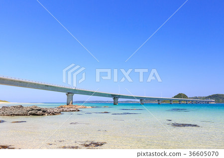 Tsunoshima Ohashi-A bridge over the emerald green sea-a scenic spot on Yamaguchi Prefecture- 36605070