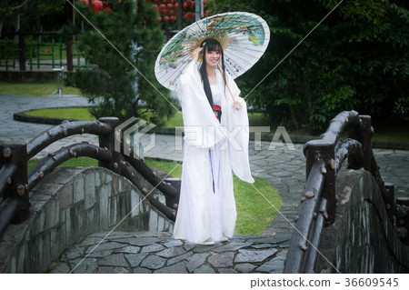古裝美女紙傘 36609545