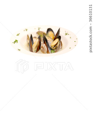 Shellfish clam and mussels with spice white wine steamed Shellfish clam and mussels with spice white wine steamed 36610131