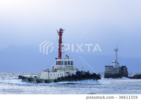 Tugboat to return to the port, Tugboat to return to the port, 36611359