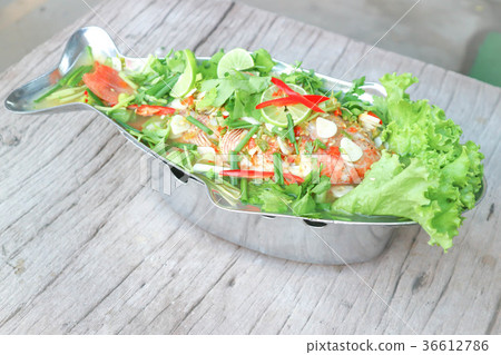 图库照片: steamed fish with vegetable