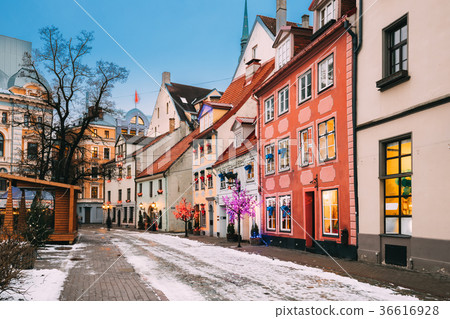 Riga, Latvia. Decorated Facades Of Old Houses On Riga, Latvia. Decorated Facades Of Old Houses On 36616928