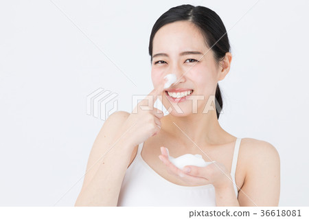 White face image White face image 36618081