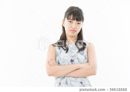 Young woman 36618888