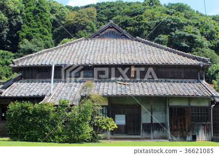 Ueda family housing 36621085
