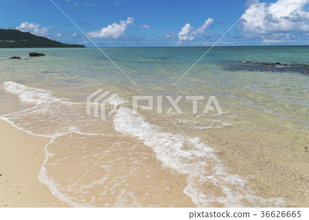 The beach ahead of Savichi Cave (Ishigaki Island) The beach ahead of Savichi Cave (Ishigaki Island) 36626665