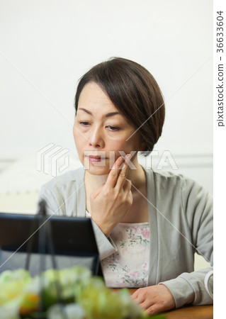 女人彌補檢查 36633604