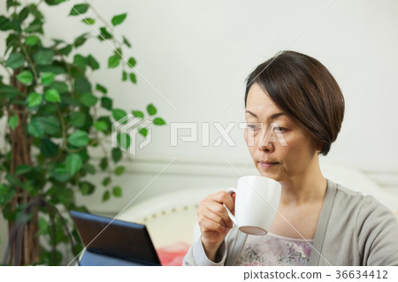 Woman mug living Woman mug living 36634412