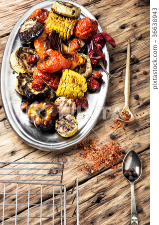 metal plate with grilled vegetables metal plate with grilled vegetables 36638943