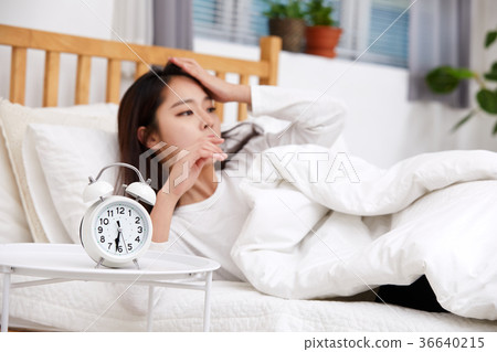 女人，天氣，鬧鐘，睡覺，睡過頭，睡覺 36640215