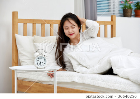 Woman, weather, alarm, sleep, oversleep, bed Woman, weather, alarm, sleep, oversleep, bed 36640256
