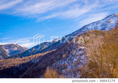 Winter mountain landscape with rocks and snow Winter mountain landscape with rocks and snow 36643174