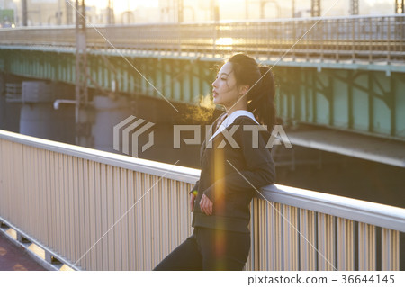 Jogging, winter Jogging, winter 36644145