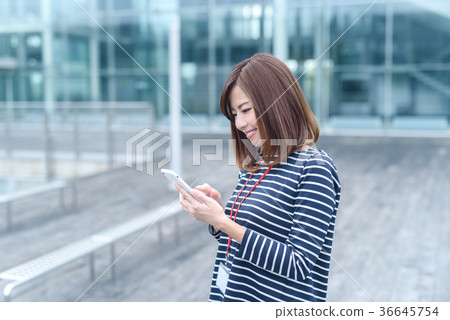 隨便的女商人 隨便的女商人 36645754
