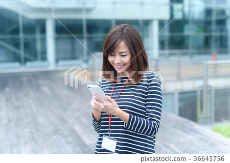 隨便的女商人 隨便的女商人 36645756