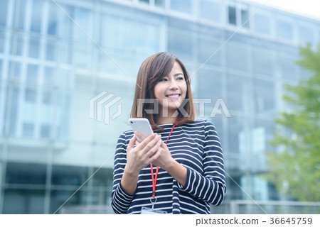 隨便的女商人 隨便的女商人 36645759