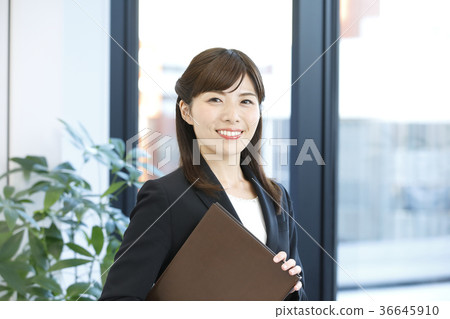 Business woman 36645910