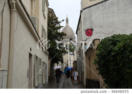 Paris, Montmartre in the rain 36646055