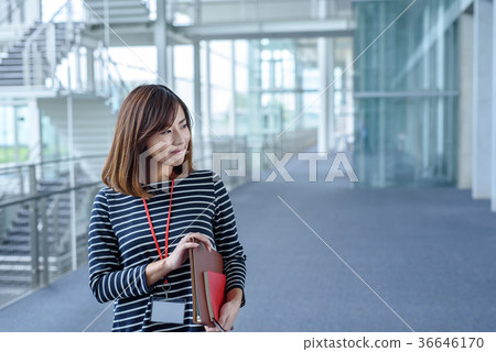 隨便的女商人 36646170