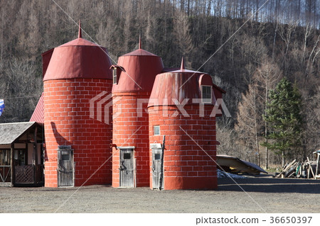 Red silo _ Monbetsu 36650397