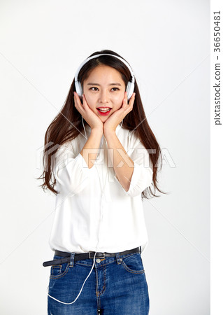 20 girls who enjoy music and enjoy 20 girls who enjoy music and enjoy 36650481