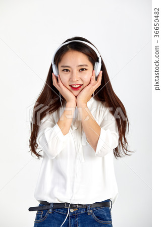 20個喜歡音樂和享受的女孩 36650482