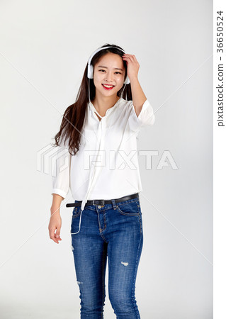 20 girls who enjoy music and enjoy 20 girls who enjoy music and enjoy 36650524