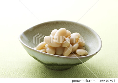 Boiled sweet potato 1 Boiled sweet potato 1 36650791
