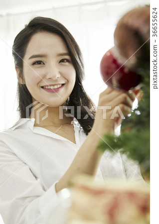 Young woman, 20s, Korean, Christmas 36655624