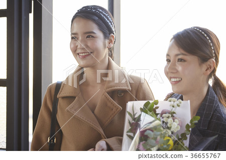 年輕女子，20多歲，韓國人，聖誕節 36655767