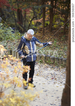 Man, korean, living Man, korean, living 36656087