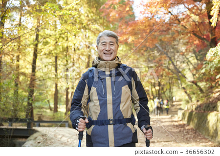 Man, korean, living Man, korean, living 36656302