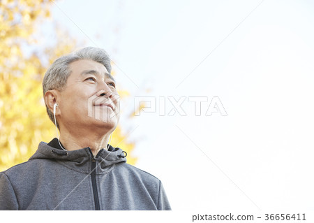 Man, korean, living Man, korean, living 36656411