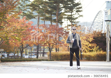 Man, korean, living Man, korean, living 36656491