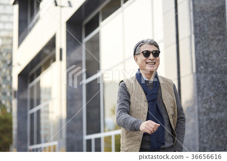 Man, korean, living Man, korean, living 36656616