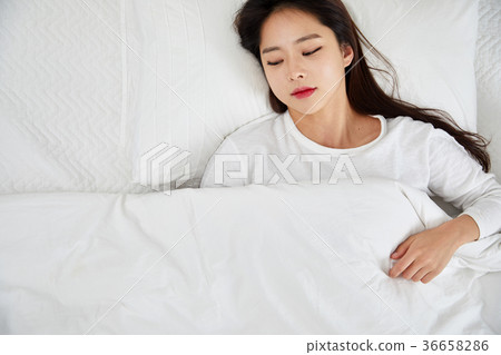 二十多歲女人睡覺 36658286