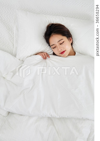 二十多歲女人睡覺 36658294