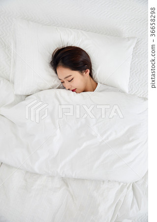二十多歲女人睡覺 36658298