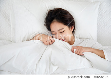 二十多歲女人睡覺 二十多歲女人睡覺 36658306